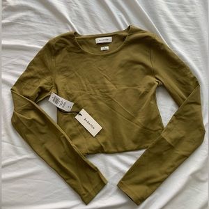 New with tags Aritzia Babaton Olive green seamless crop long sleeve size small